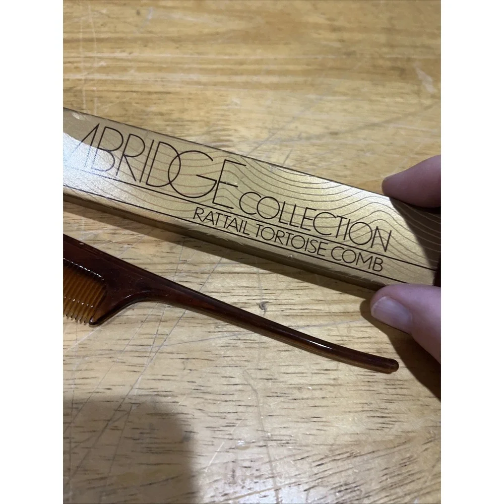 VINTAGE 1981 Avon Cambridge Collection Rattail Tortoise Comb *NOS‎